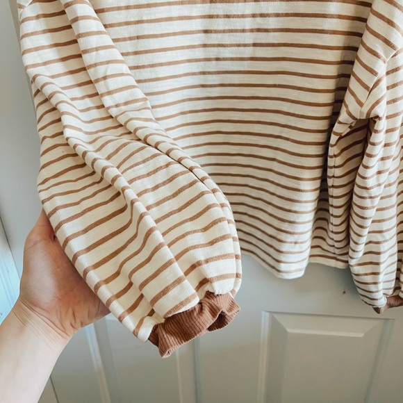 Striped Balloon-Sleeve Shirt - Picture 2 of 4